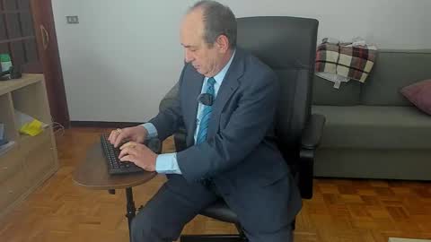 lajose52 online show from November 2025 04:17:01 PM