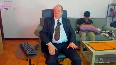 lajose52 online show from December 2025 07:43:01 PM