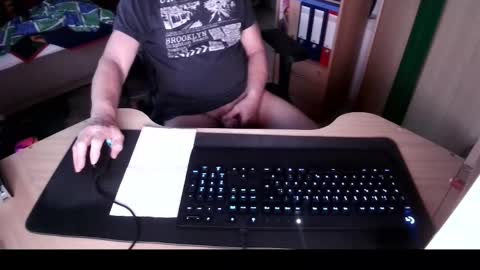 Leonidas online show from November 2025 03:36:01 PM