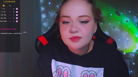 Snapshot of lala_loulou chatting on May 2026 08:13:02 PM Nicky online show from May 2026 08:13:02 PM