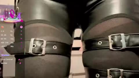 Miss Lala online show from November 2025 03:57:02 PM