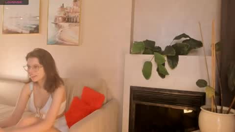 Julia online show from April 2026 08:11:02 PM