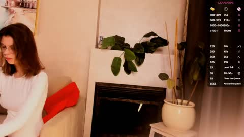 Julia online show from April 2026 08:10:01 PM