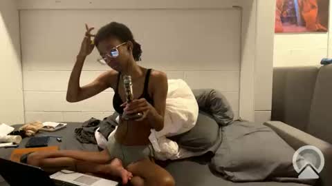 Snapshot of lalunevelvet chatting on February 2025 03:45:01 AM lalunevelvet online show from February 2025 03:45:01 AM