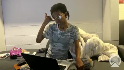 Snapshot of lalunevelvet chatting on February 2025 02:15:02 AM lalunevelvet online show from February 2025 02:15:02 AM