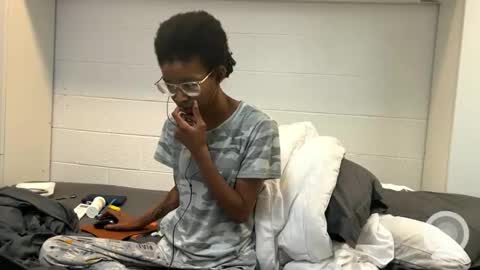 Snapshot of lalunevelvet chatting on March 2025 12:00:02 AM lalunevelvet online show from March 2025 12:00:02 AM