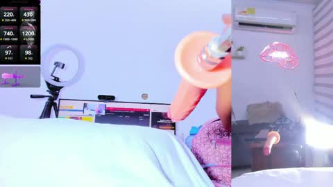 Lana online show from March 2026 09:35:02 AM