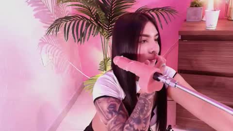 LANA online show from November 2025 04:12:01 AM