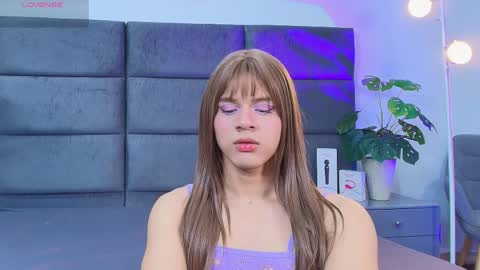 valentino moon online show from April 2026 12:41:01 AM