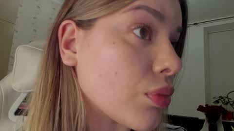 Alana online show from January 2025 04:35:01 PM