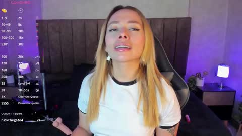 Lana online show from November 2025 03:38:02 AM