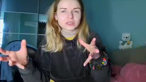 Lana online show from February 2026 01:01:02 PM