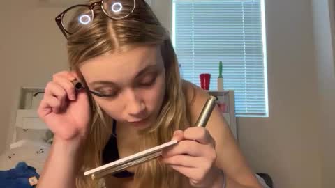 lanademira online show from April 2026 04:51:02 PM