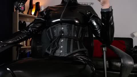 Snapshot of lanadoux_ chatting on September 2025 01:02:01 PM Mistress Lana online show from September 2025 01:02:01 PM