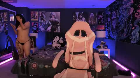 L A N A  online show from November 2025 03:05:01 PM