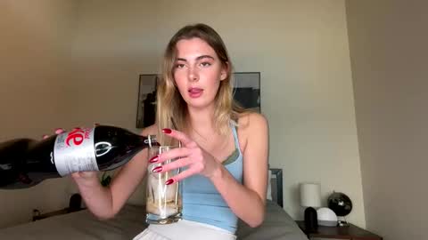 Lana online show from January 2026 07:16:01 PM