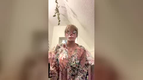 laneybel online show from December 2025 06:55:02 AM