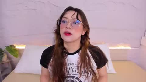 Lanna online show from December 2025 12:22:01 PM