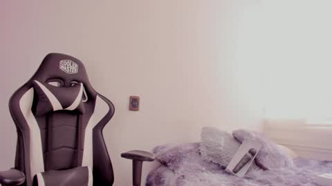 lanna_as online show from February 2025 08:13:01 PM