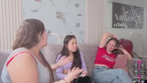 lanna_as online show from November 2025 02:39:02 PM