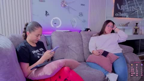 lanna_as online show from February 2026 02:37:02 PM