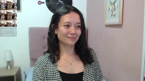 Snapshot of lanna_mills chatting on January 2025 04:49:02 PM Lanna online show from January 2025 04:49:02 PM