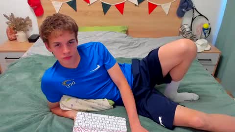 Snapshot of lanny_fandi chatting on July 2026 04:25:01 PM Fandi online show from July 2026 04:25:01 PM