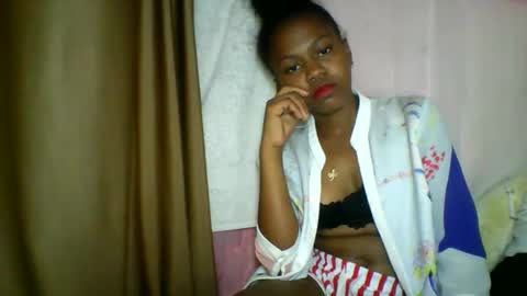Snapshot of lara_belle chatting on May 2026 11:23:04 PM lara_belle online show from May 2026 11:23:04 PM