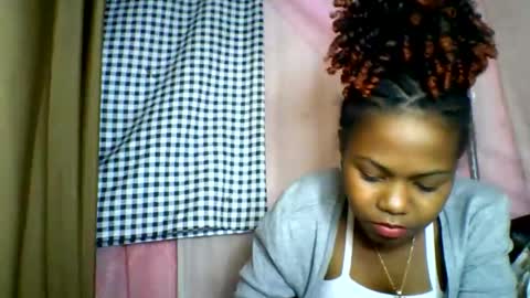 Snapshot of lara_belle chatting on June 2026 04:12:02 AM lara_belle online show from June 2026 04:12:02 AM