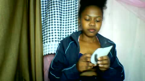 Snapshot of lara_belle chatting on June 2026 10:28:02 AM lara_belle online show from June 2026 10:28:02 AM