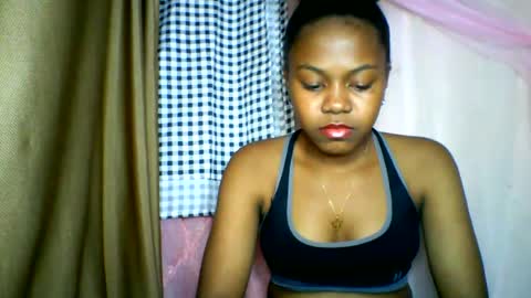 Snapshot of lara_belle chatting on June 2026 10:41:01 AM lara_belle online show from June 2026 10:41:01 AM