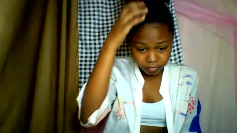 Snapshot of lara_belle chatting on June 2026 01:51:02 AM lara_belle online show from June 2026 01:51:02 AM
