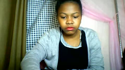 Snapshot of lara_belle chatting on June 2026 04:29:01 AM lara_belle online show from June 2026 04:29:01 AM