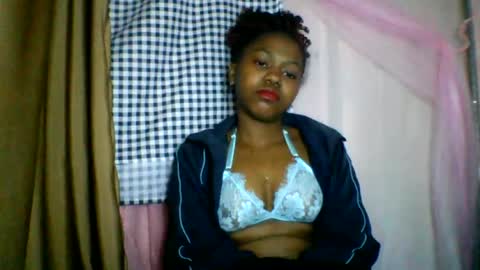 Snapshot of lara_belle chatting on July 2026 03:23:01 AM lara_belle online show from July 2026 03:23:01 AM