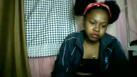 Snapshot of lara_belle chatting on July 2026 04:35:02 PM lara_belle online show from July 2026 04:35:02 PM