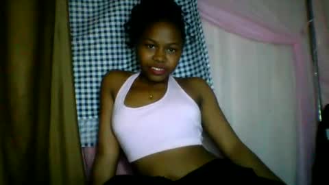 Snapshot of lara_belle chatting on July 2026 04:25:02 PM lara_belle online show from July 2026 04:25:02 PM
