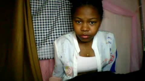 Snapshot of lara_belle chatting on July 2026 01:10:02 AM lara_belle online show from July 2026 01:10:02 AM