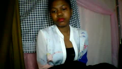 Snapshot of lara_belle chatting on July 2026 04:25:01 AM lara_belle online show from July 2026 04:25:01 AM