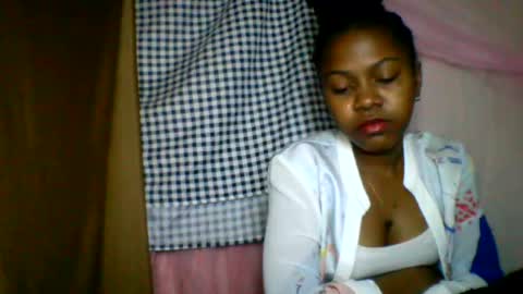 Snapshot of lara_belle chatting on July 2026 08:22:01 PM lara_belle online show from July 2026 08:22:01 PM