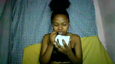 Snapshot of lara_belle chatting on July 2026 04:22:01 PM lara_belle online show from July 2026 04:22:01 PM
