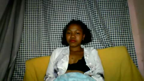 Snapshot of lara_belle chatting on July 2026 11:40:01 PM lara_belle online show from July 2026 11:40:01 PM