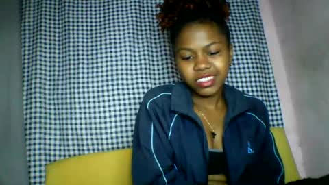 Snapshot of lara_belle chatting on July 2026 08:52:02 PM lara_belle online show from July 2026 08:52:02 PM