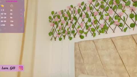 Lara Gill online show from September 2025 01:24:02 PM