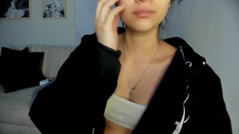 Lara Madisson online show from November 2025 05:20:02 AM