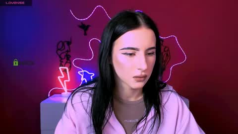 Snapshot of lara_moon1 chatting on May 2026 06:35:02 PM your dream online show from May 2026 06:35:02 PM