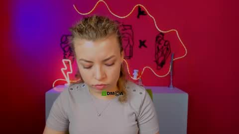 Snapshot of lara_moon1 chatting on May 2026 05:05:02 AM your dream online show from May 2026 05:05:02 AM
