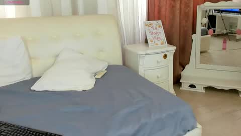Snapshot of lara_sexbomb chatting on February 2025 01:43:02 AM Lara online show from February 2025 01:43:02 AM