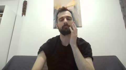 laraaan online show from December 2025 07:09:01 PM