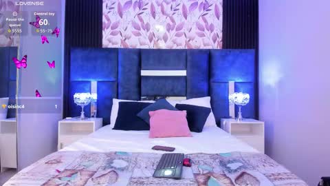 Lara online show from November 2025 08:53:01 PM