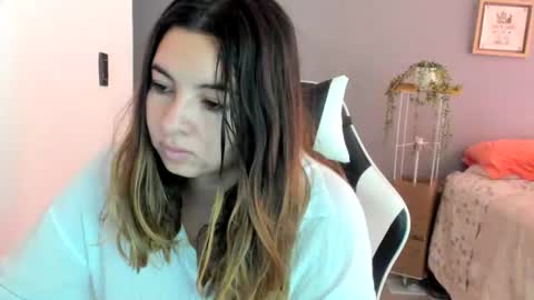 Lara online show from June 2026 02:30:01 PM